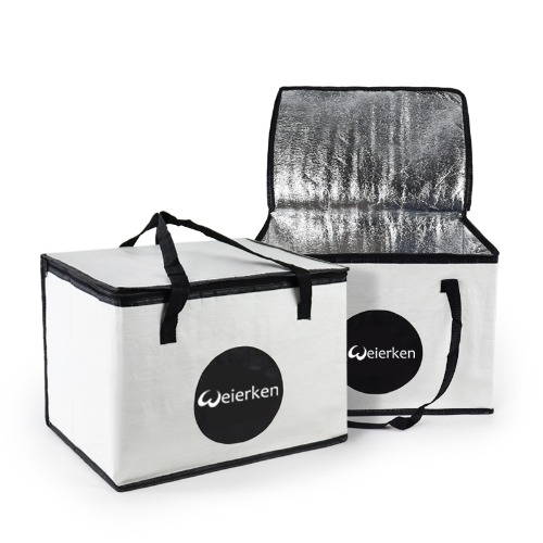 Insulated delivery bags